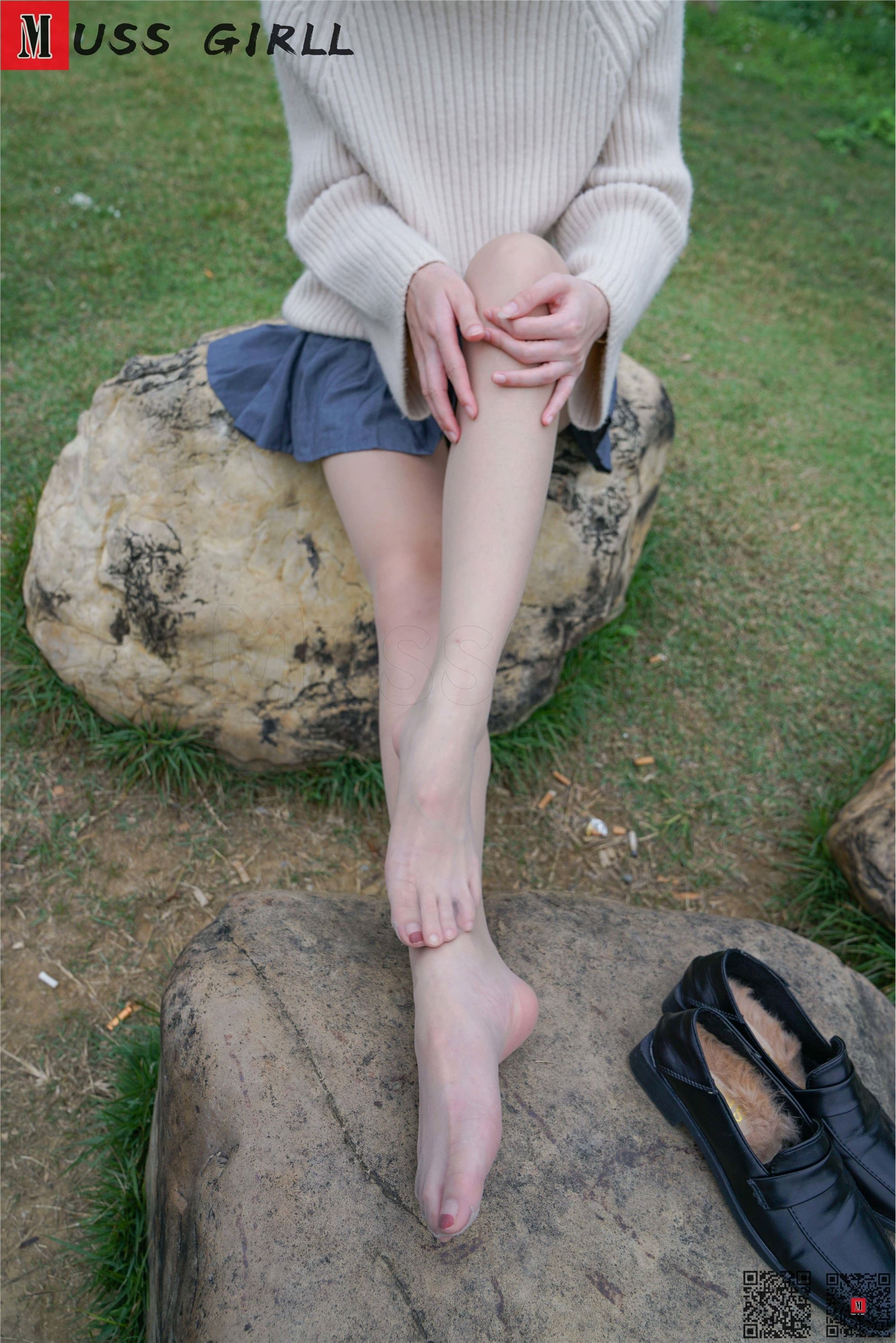 MussGirl慕丝女郎  NO.172 公园百褶裙肉丝